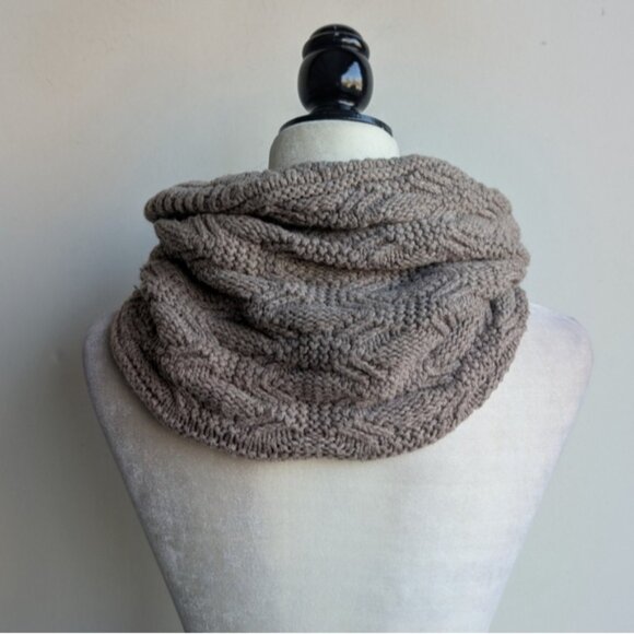 Wool Knit Infinity Scarf - Picture 2 of 3